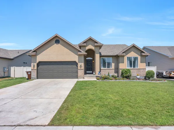 4613 E Bridleway Rd, Eagle Mountain, UT 84005