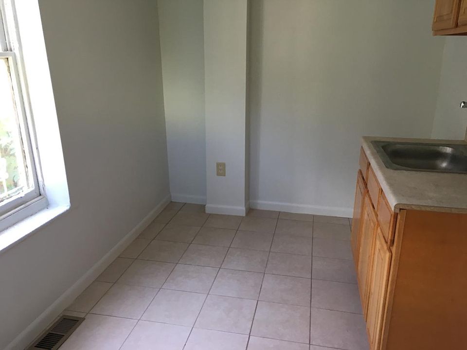 2nd image of 1313 S Melville St