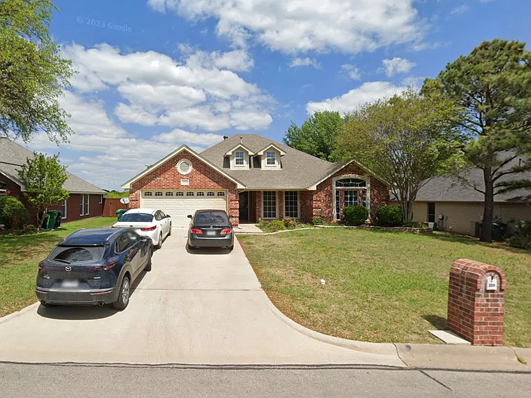 2524 Coffey Dr — Photo 5