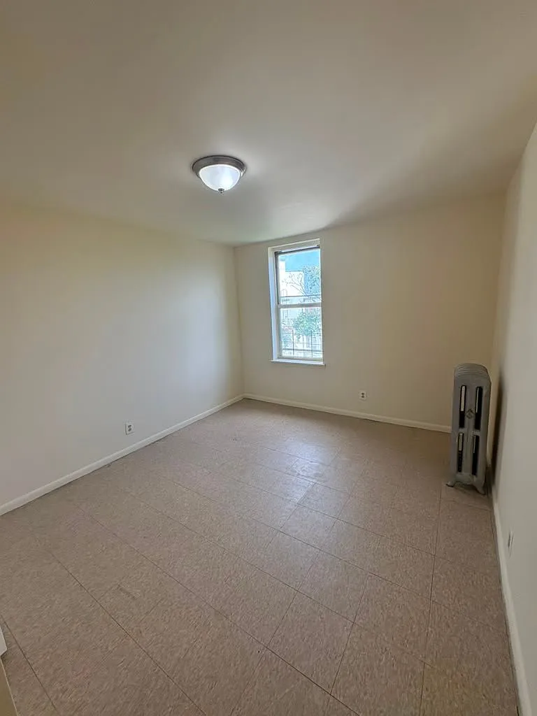 3 bed, 1.0 bath, $3,415 — Photo 2