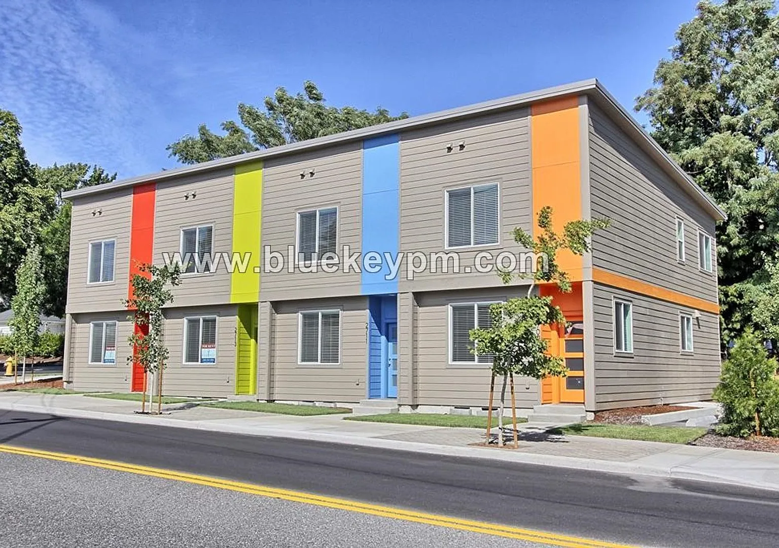 2 Bed, 2.5 Bath Townhome on Broadway and E. 28th Street — Photo 2