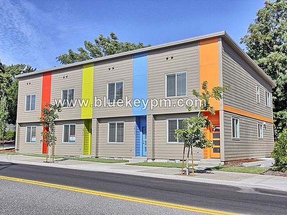 2nd image of 2713 Broadway