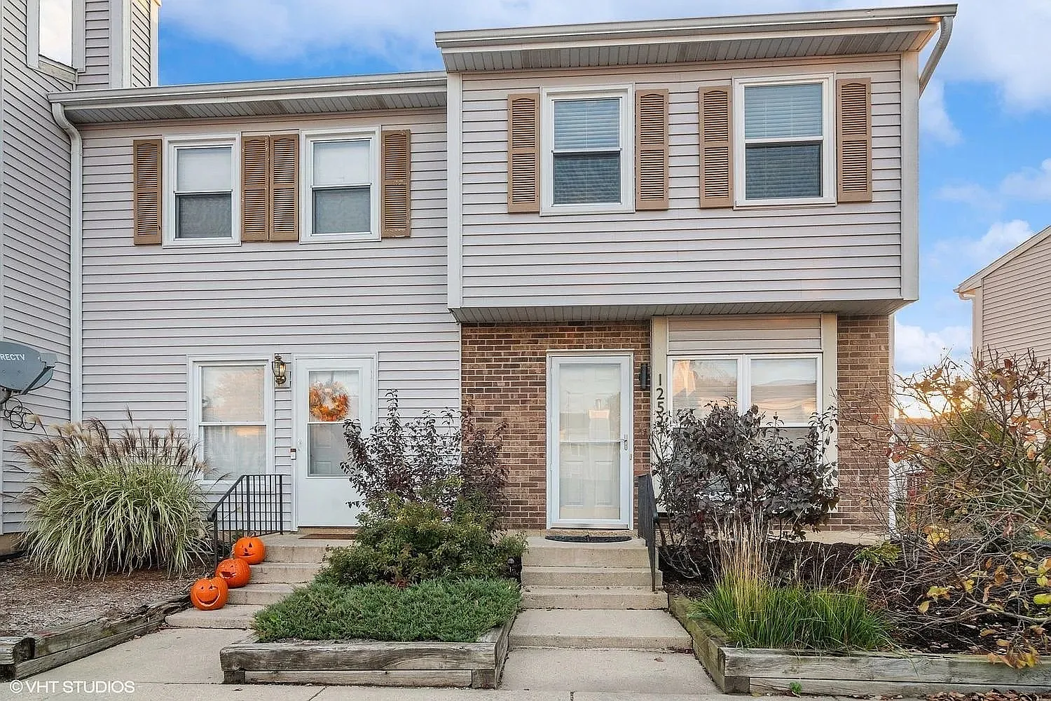 2 bed, 1.5 bath, 1024 sqft, $2,100 — Photo 1