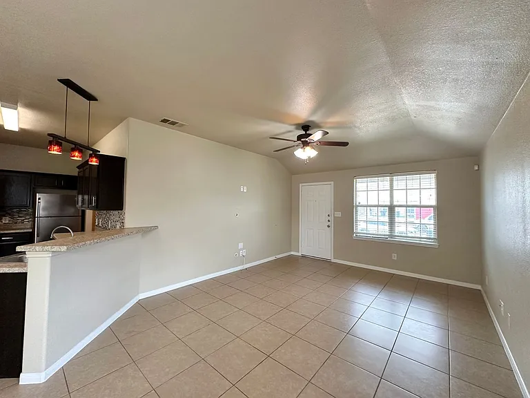 1306 Cavalry Ln — Photo 5
