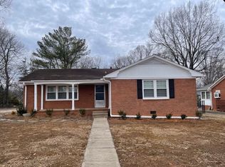 202 Shadowbrook Dr, Burlington, NC 27215