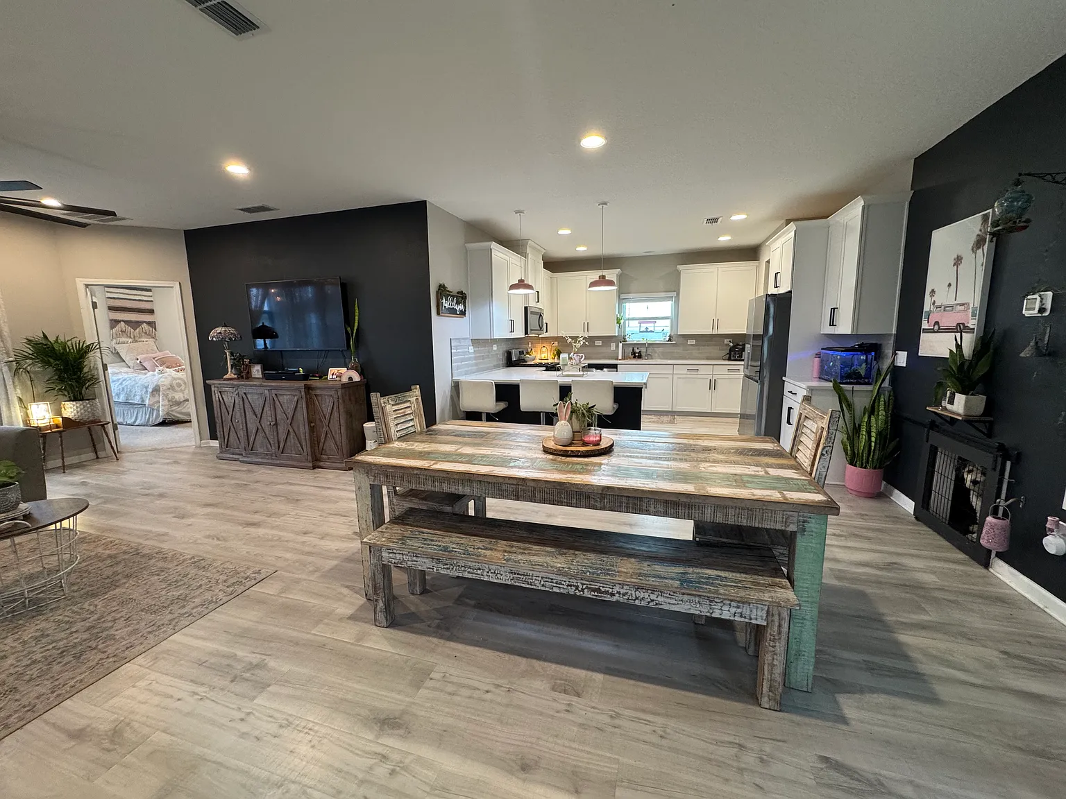 4 bed, 2.5 bath, 2036 sqft, $3,400 — Photo 3