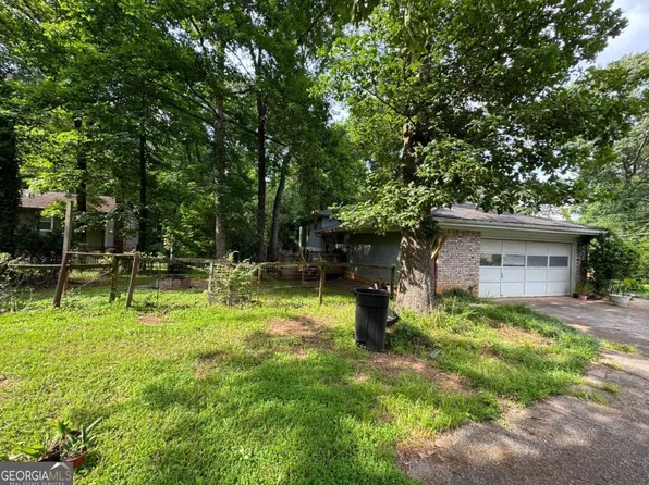 612 Mincey Woods Ct, Stone Mountain, GA 30087