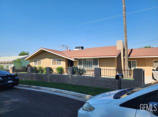 9712 San Emidio St, Lamont, CA 93241