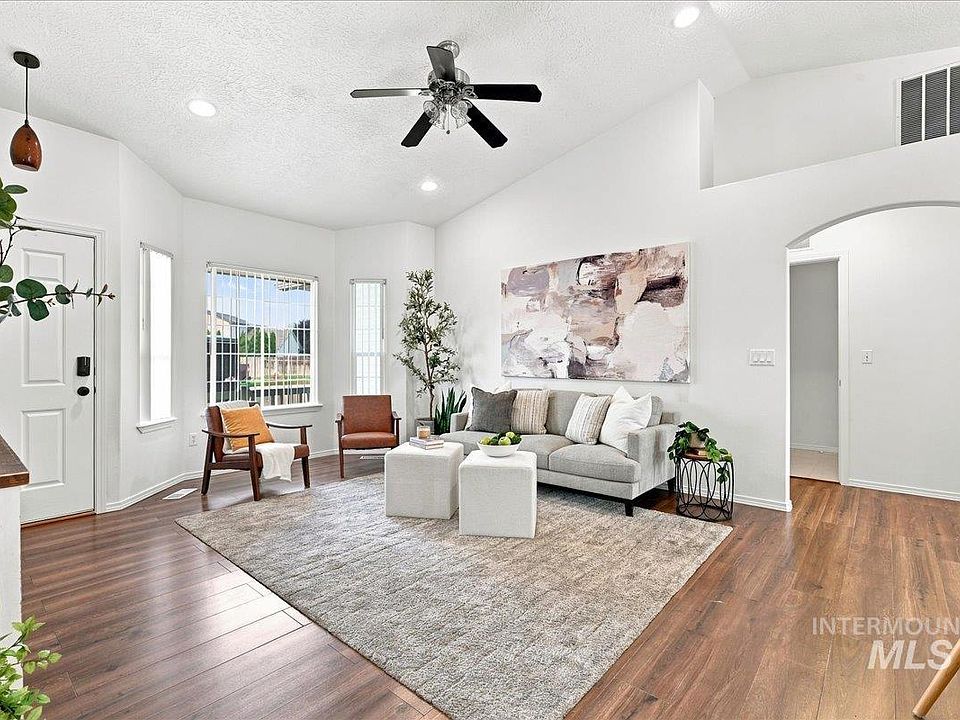 1st image of 19854 Montclair Way