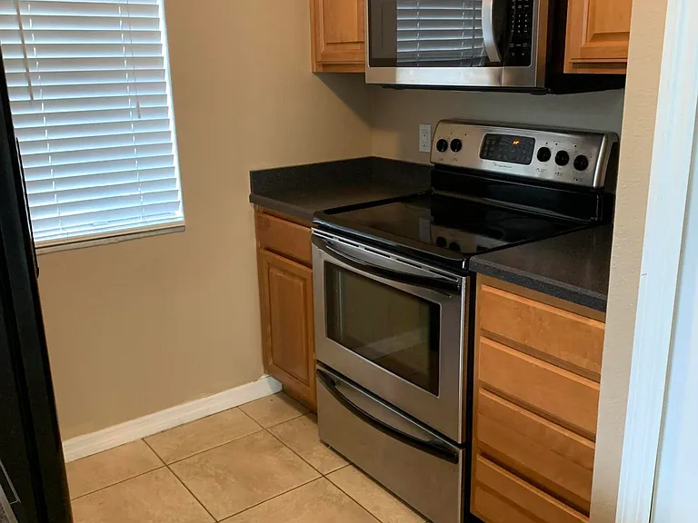 942 Bakewell Ct #202 — Photo 7