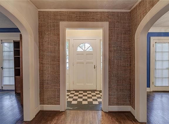 2nd image of 410 W 50th St