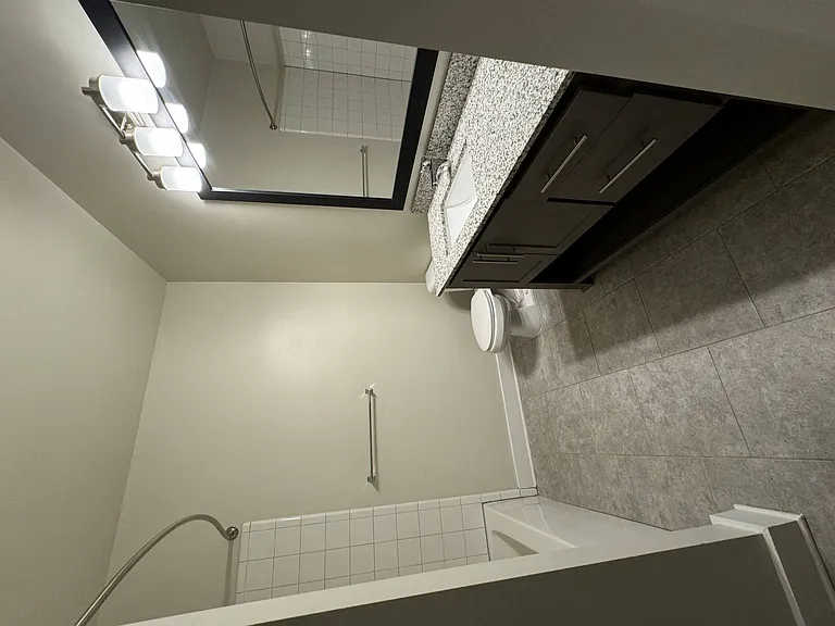 The Kirkwood Apartments at Edgewood — Photo 96