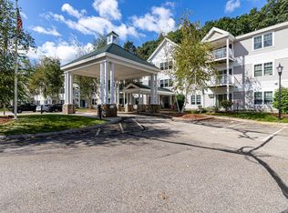 265 Edward J Roy Dr UNIT 122, Manchester, NH 03104
