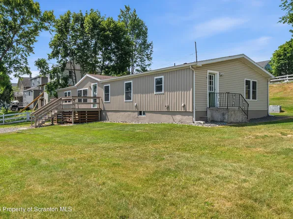 806 Storrs St, Dickson City, PA 18519