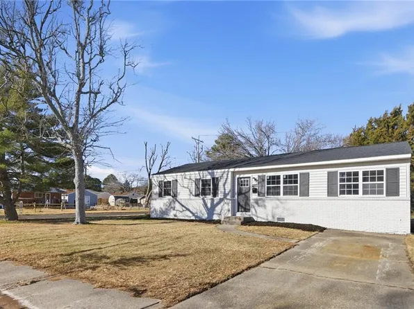 3056 Bow Creek Blvd, Virginia Beach, VA 23452