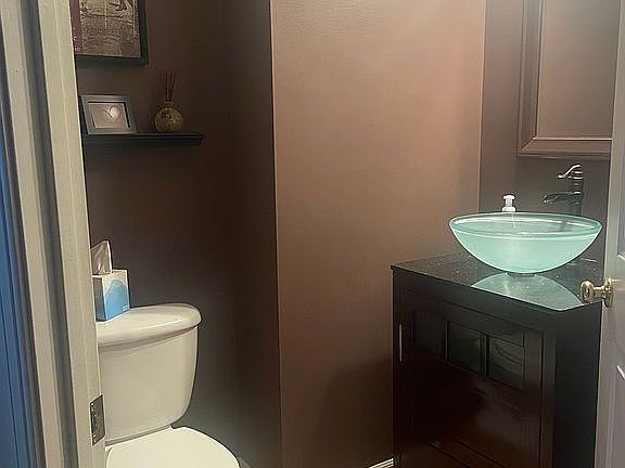 5th image of 4701 Pineview Dr