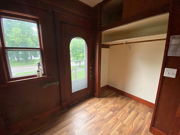 4th image of 819 7th Ave S #819