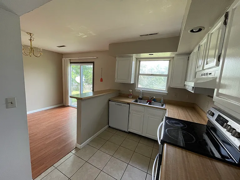 4403 Germantown Dr — Photo 9