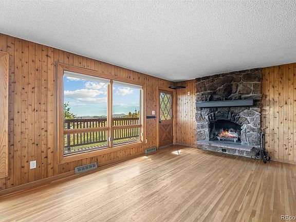 3rd image of 848 Aspen Drive