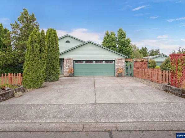 235 SE Dove Dr, Sublimity, OR 97385