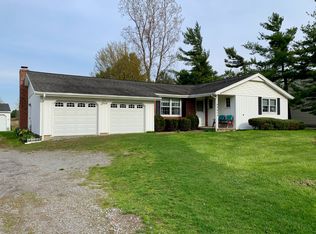 6665 Salt Rd, Clarence, NY 14031