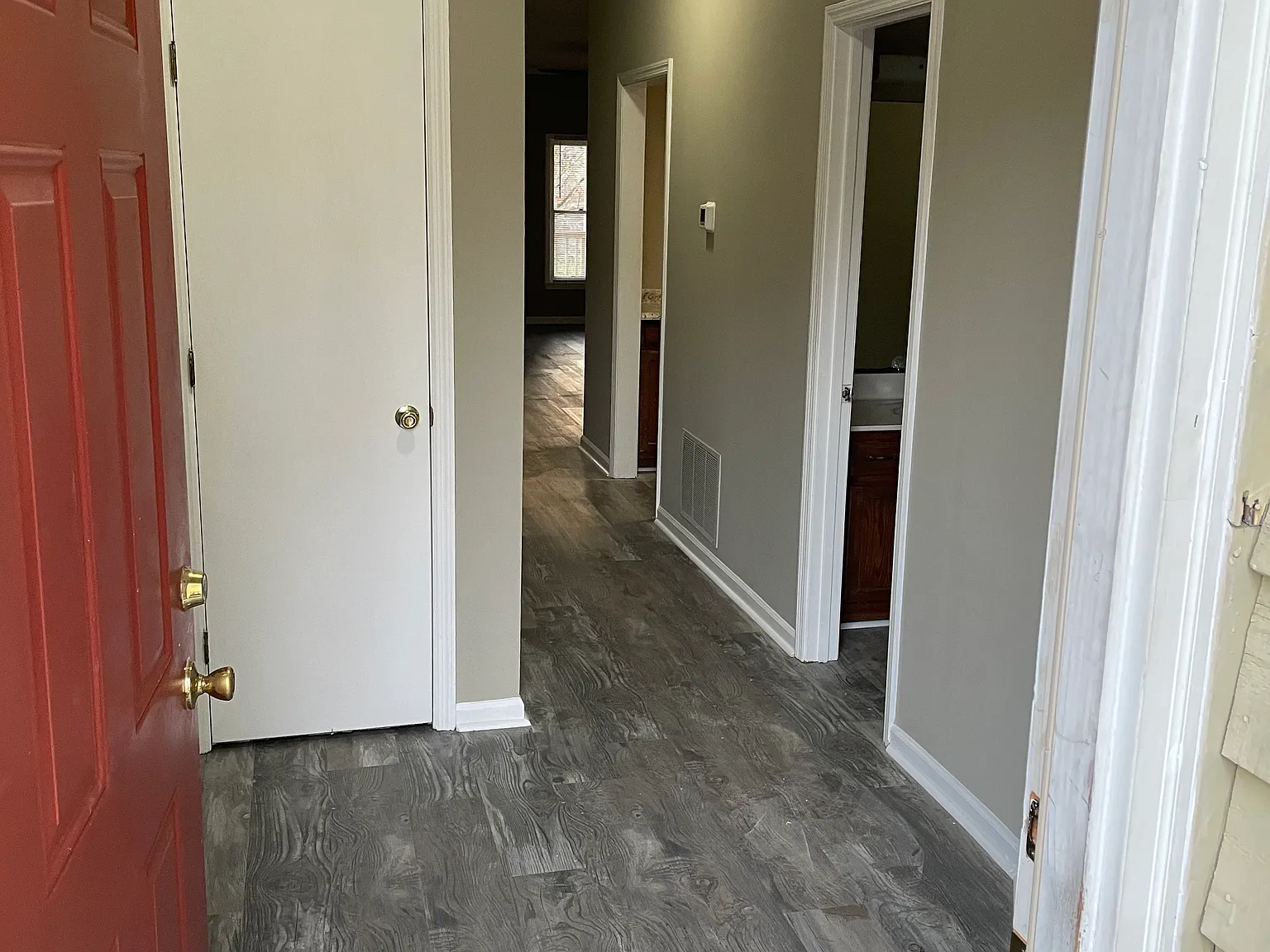 3 bed, 1274 sqft, $1,300 — Photo 2