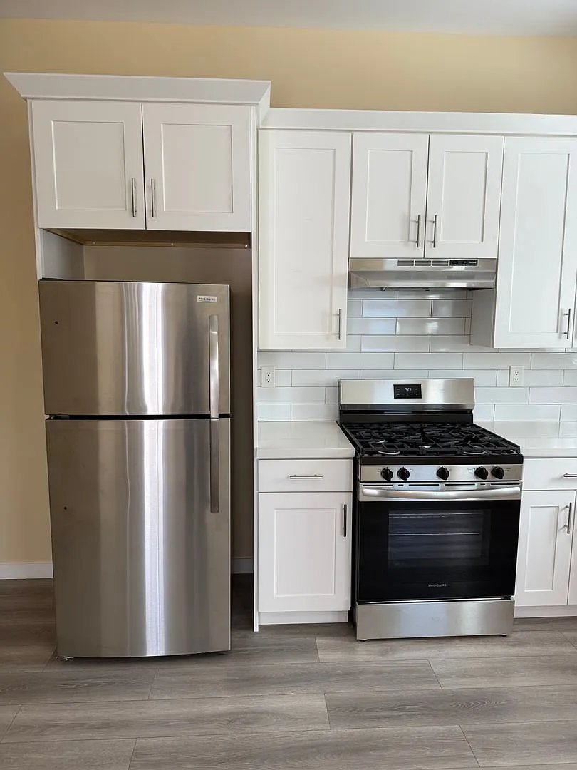 Renovated Studio Adu In An Excellent Area Of Uptown Whittier, All Utilities & Appliances Included — Photo 4