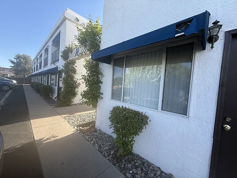 Morris Townhomes — Photo 35