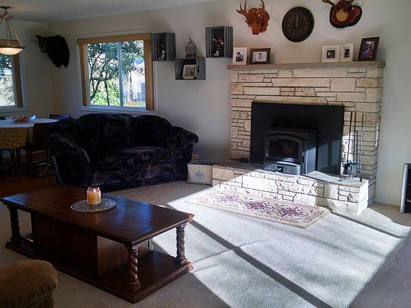 5th image of 1105 Lake Dr