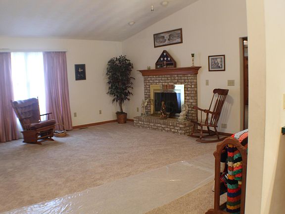 4th image of 253 Lynwood Ln
