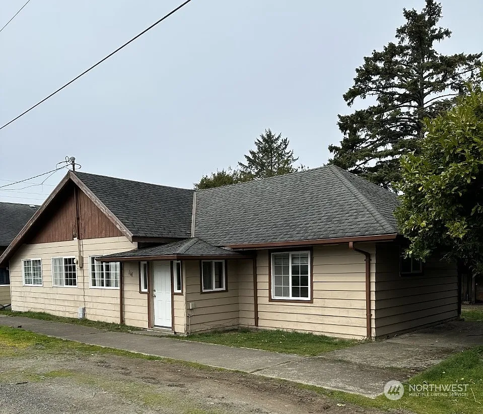 114 E Spokane Avenue photo 1