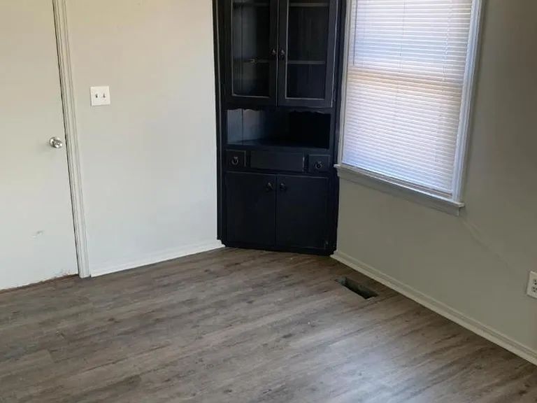 Unit Photo