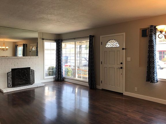 5th image of 2338 Star Ave