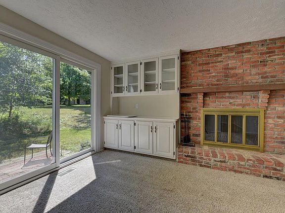 3rd image of 10245 Log Cabin Ct