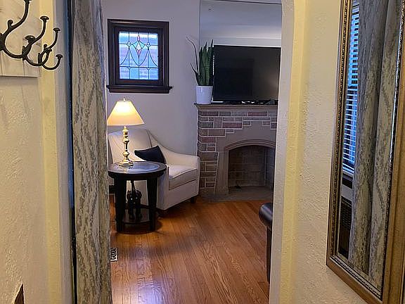 3rd image of 5738 Nottingham Ave