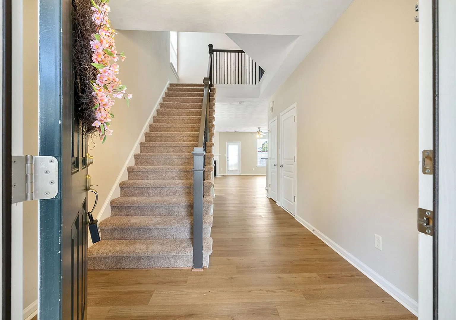 Spacious 4 bedroom, 3.5 bathroom home in Virginia Beach with new paint and carpet throughout! — Photo 4