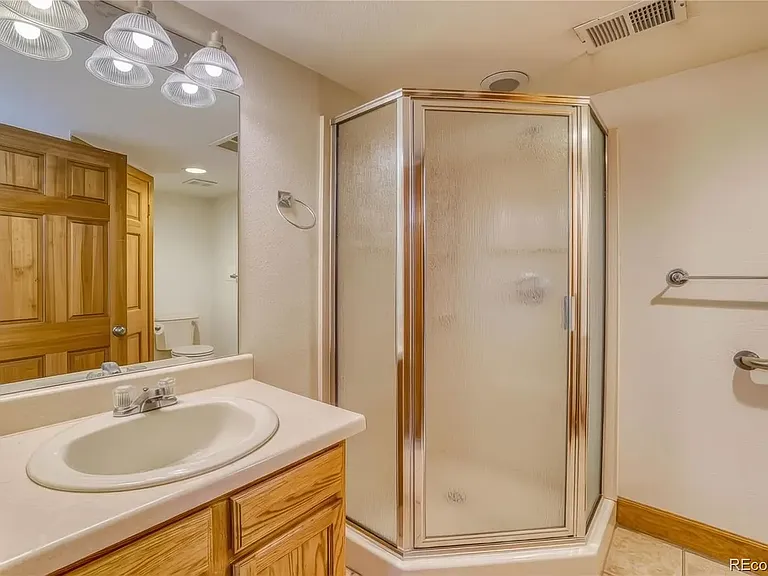 7684 S Cove Cir — Photo 11