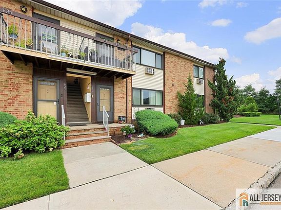 2nd image of 621 Cricket Ln