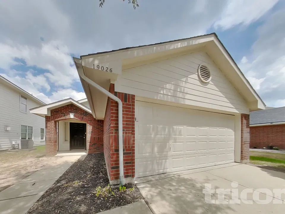 19026 Brownstone Mills Dr