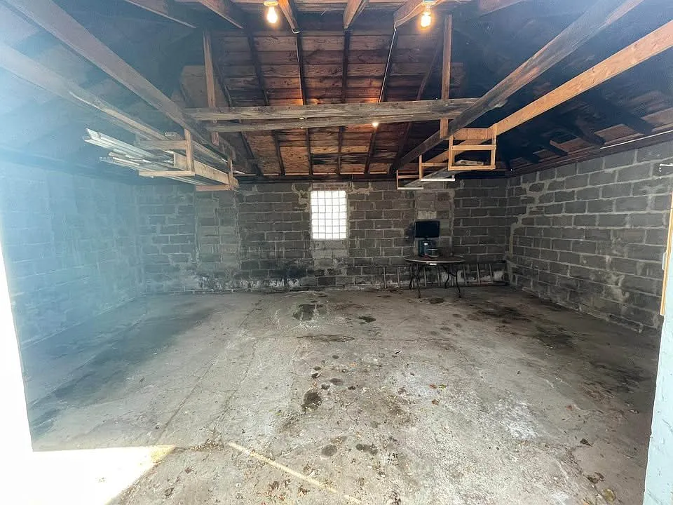 Building Photo - 341 Gertrude St #1