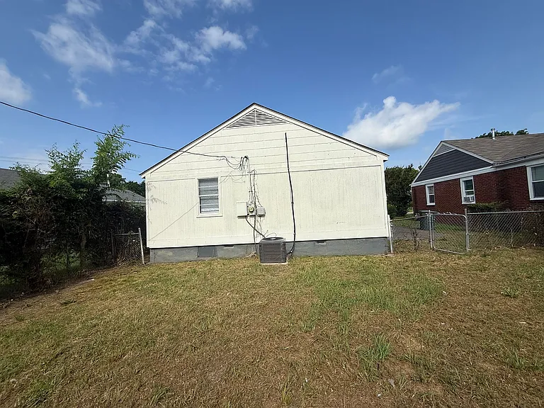 1654 Silver St — Photo 15