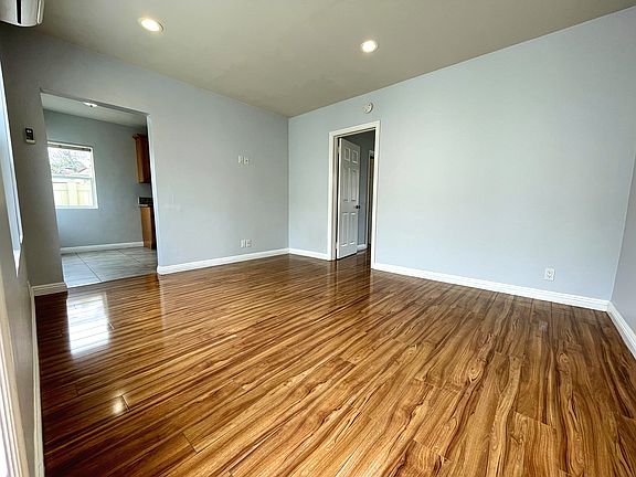 Entry/living room.