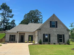 1781 Benton Dr, Hernando, MS 38632