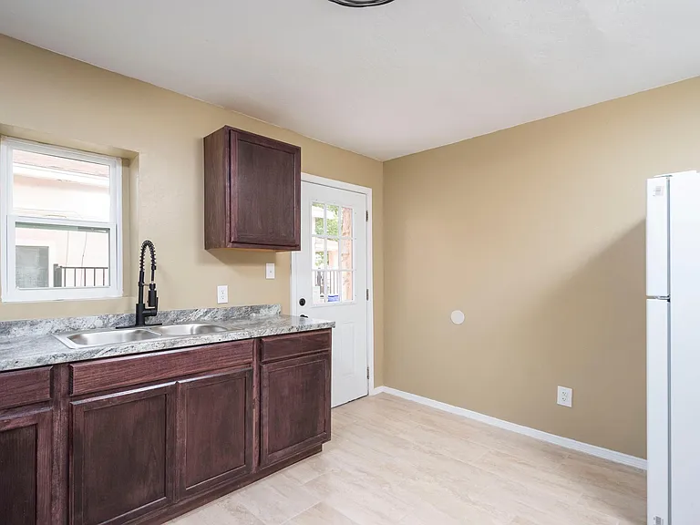 903 S Espanola St — Photo 11