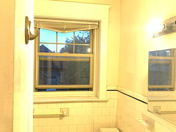 5th image of 144 W Allens Ln #Z29