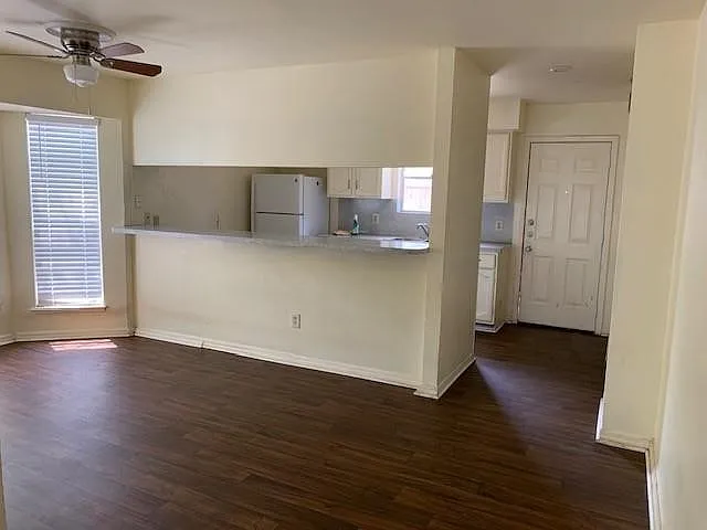 3 bed, 2.5 bath, 1230 sqft, $1,450 — Photo 4