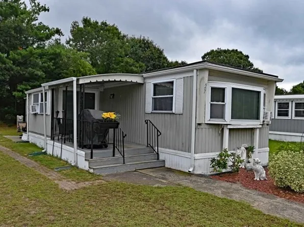 27 Regina St, East Wareham, MA 02538