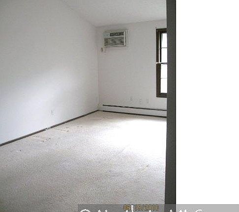 3rd image of 940 Westbrooke Way