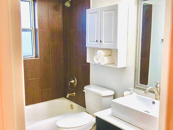 5th image of 1216 E Rose Ln APT 4