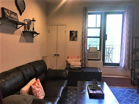 Rented by Sky Management | media 37